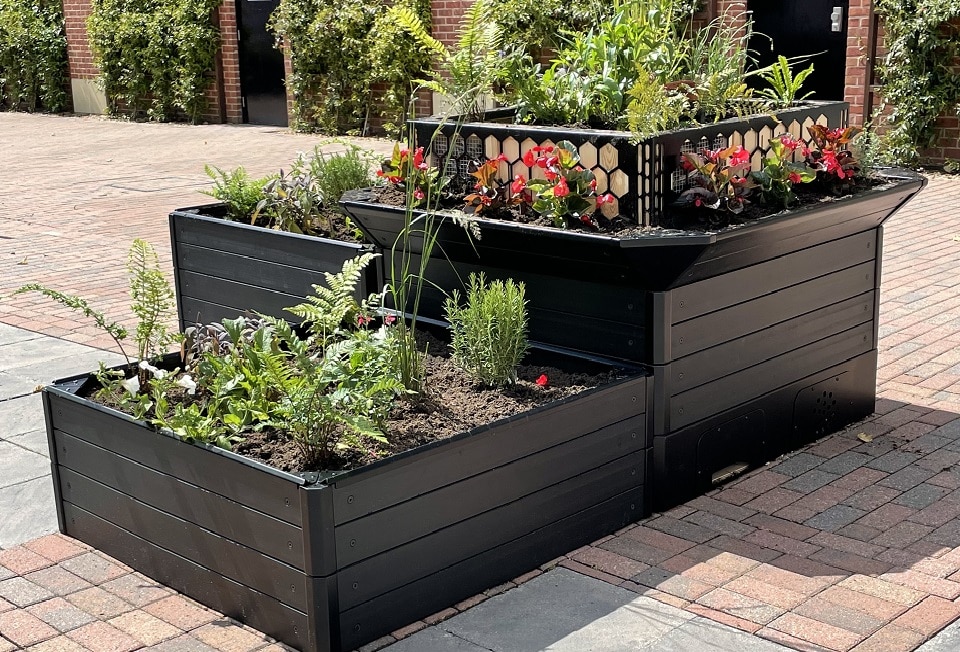 BioCube planted up at McArthur Glen